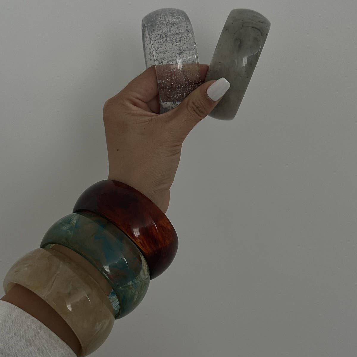 IRREGULAR TRANSLUCENT DESIGN FASHION BRACELET